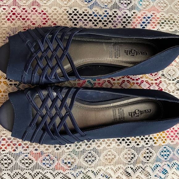 East 5th Navy Women's Wedge Shoes - Picture 2 of 4